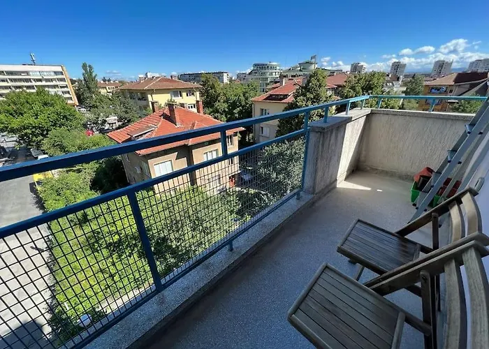 Lovely Spacious 3Br Just Outside Of City Centre